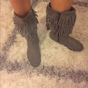 Authentic Minnetonka boots grey fringe