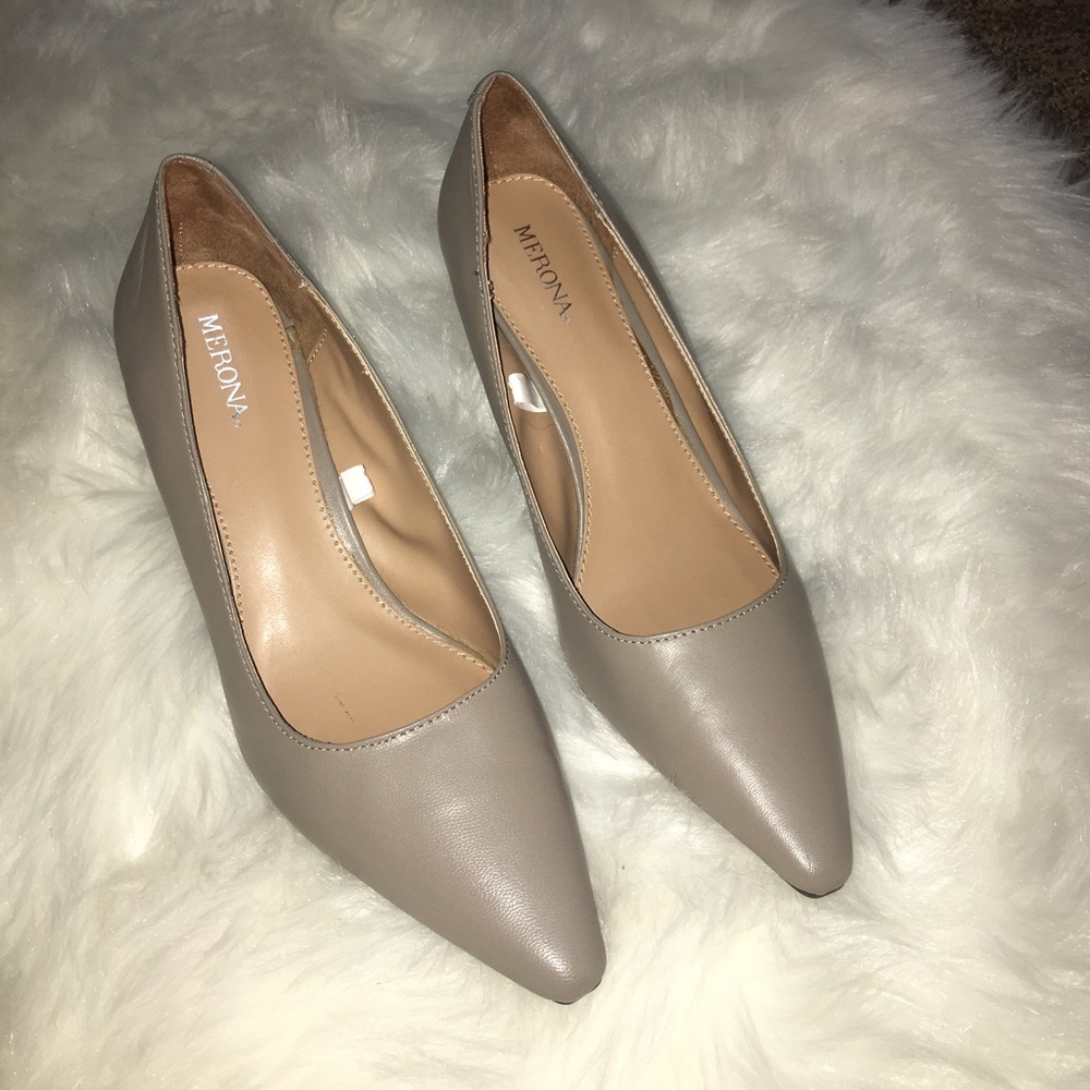 Merona taupe/ grey pointy toe kitten heels