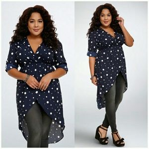 Torrid hi-low empire waist navy polka dot top