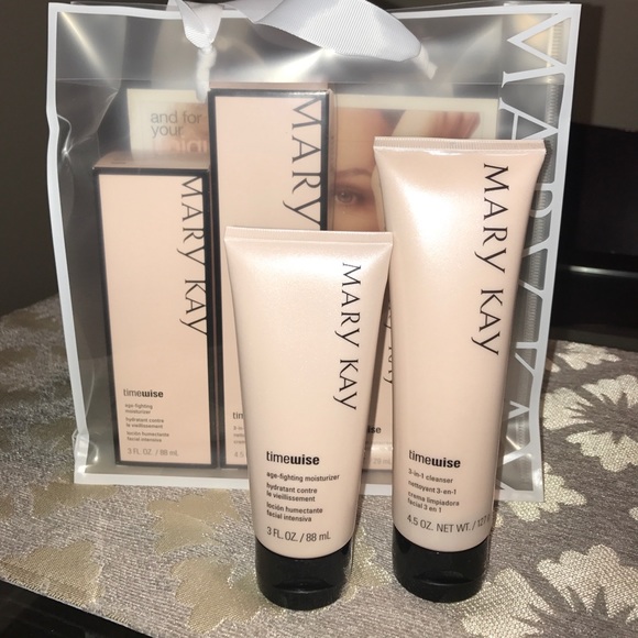 *SET SALE* TimeWise Age Fighting Skin Care - Picture 2 of 3