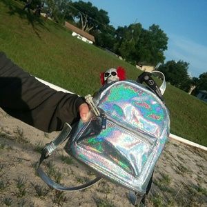 Meet the trashcan Alana or harls,