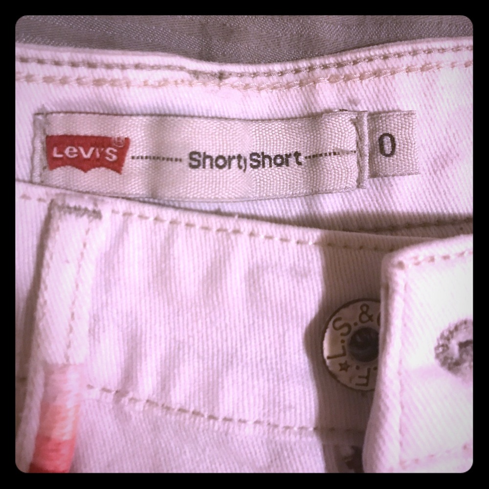 Levi's frayed shorts - white