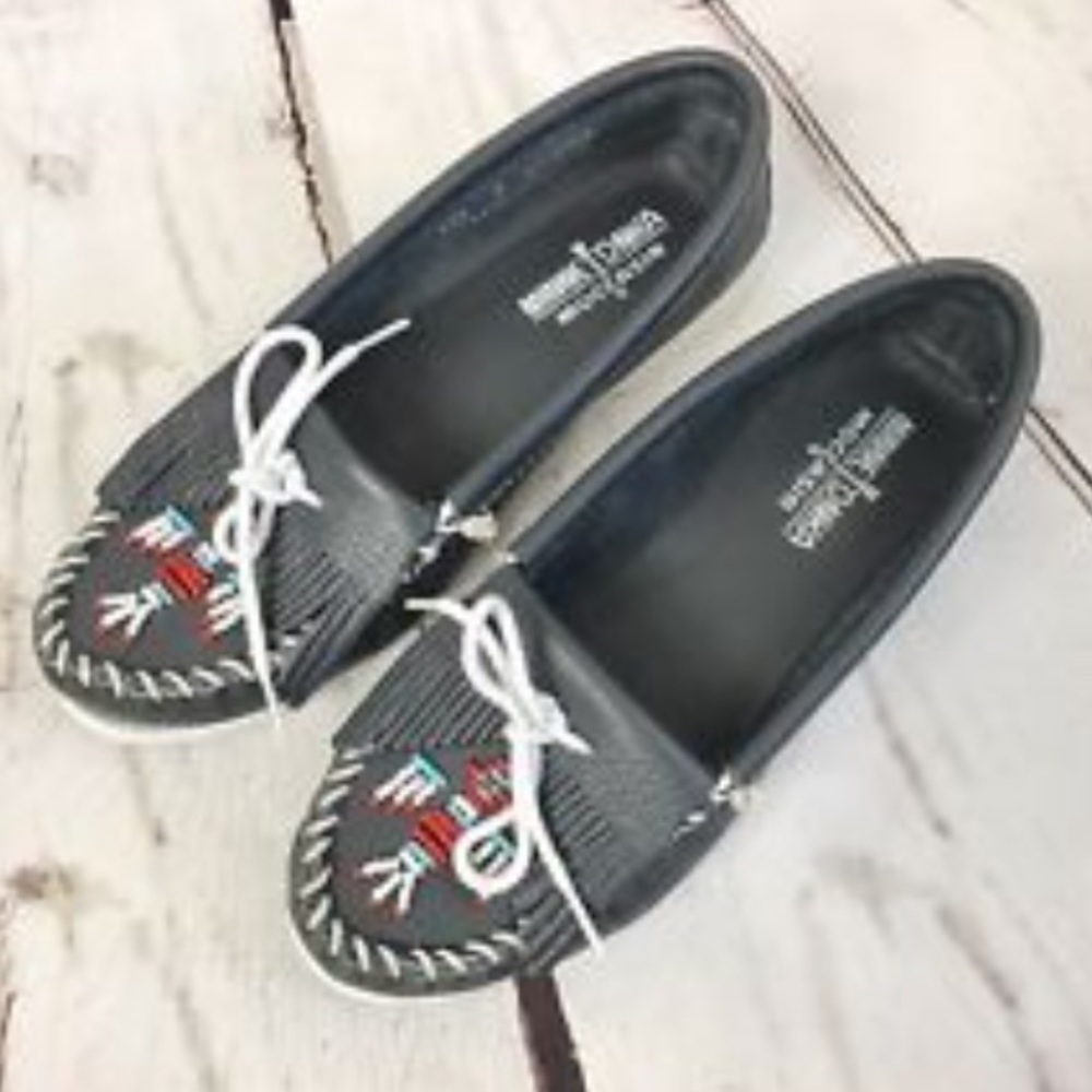 Beaded leather Minnetonka moccasins