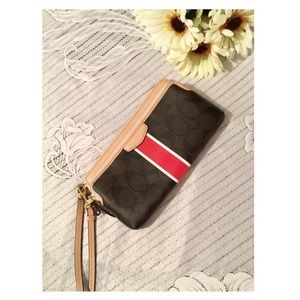 NWOT Coach Wristlet