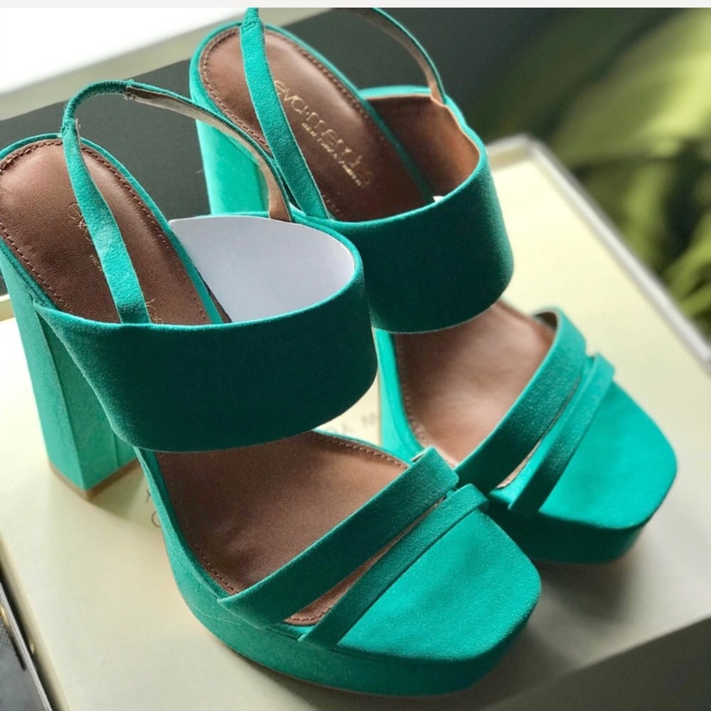 Brand new Eva Mendez for Roxy Teal chunky sandals