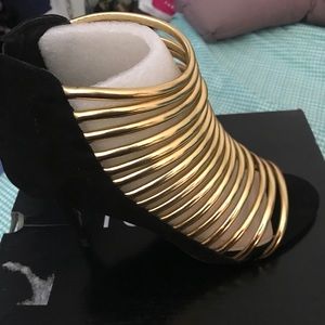 Size 12W heels