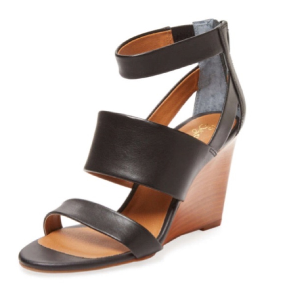 Seychelles Suave Leather Wedges