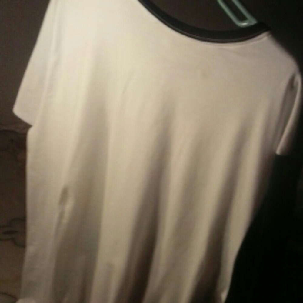 Nike  Tee - Picture 2 of 3