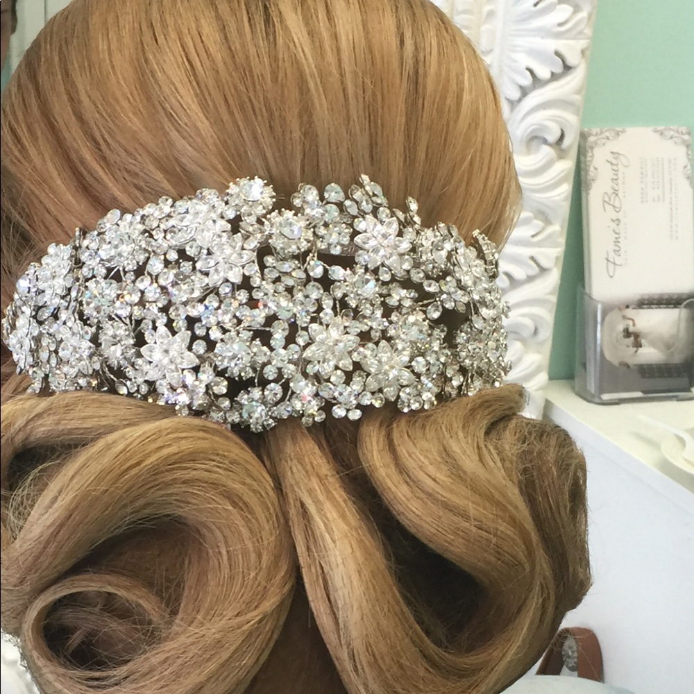Wedding headpiece in beautiful 100% Swarovski