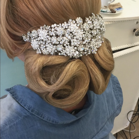 Wedding headpiece in beautiful 100% Swarovski