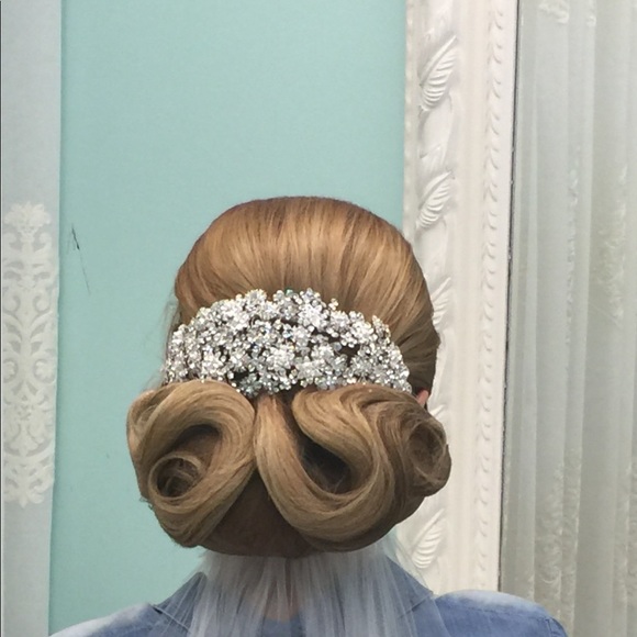 Wedding headpiece in beautiful 100% Swarovski