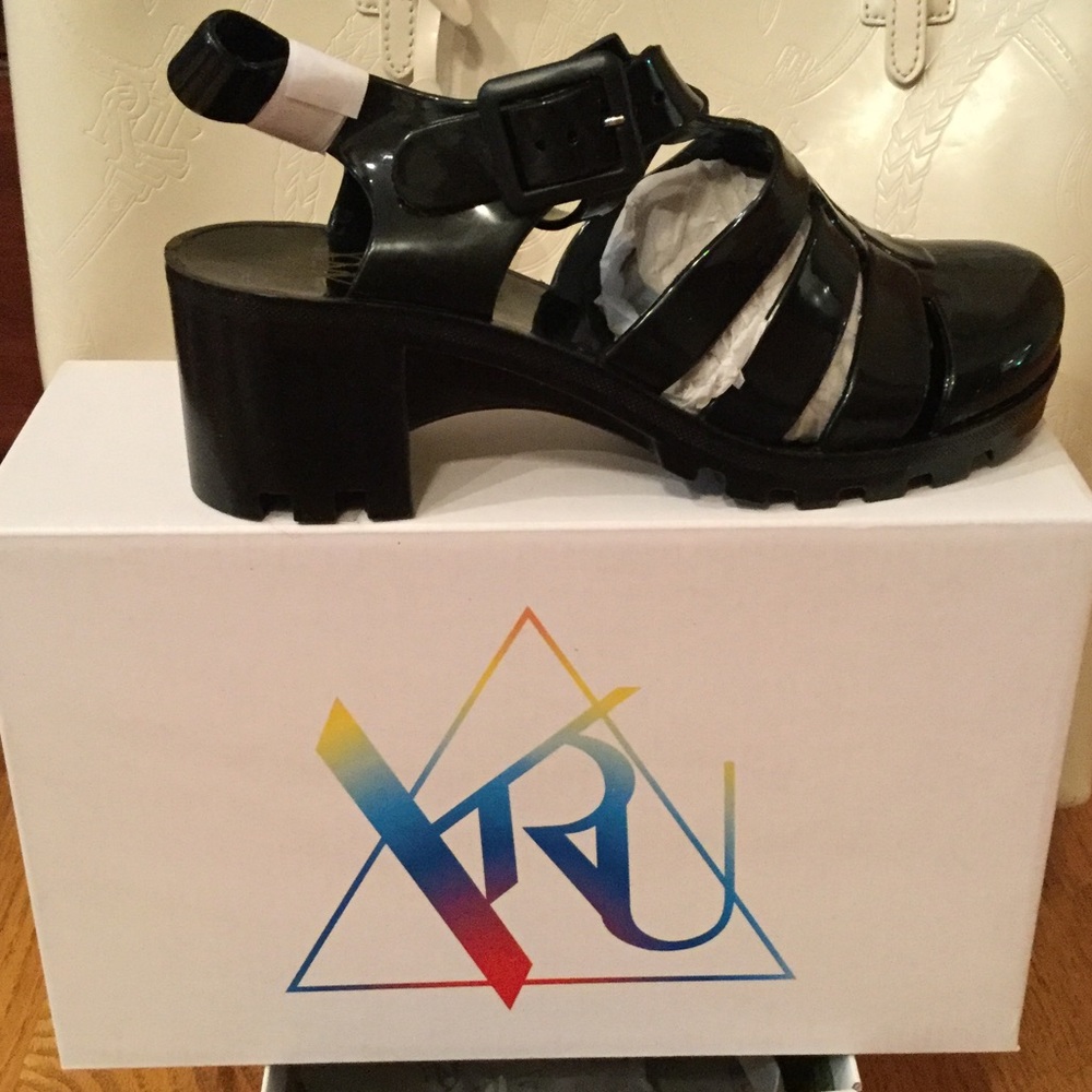 Jealousea by YRU Size 6