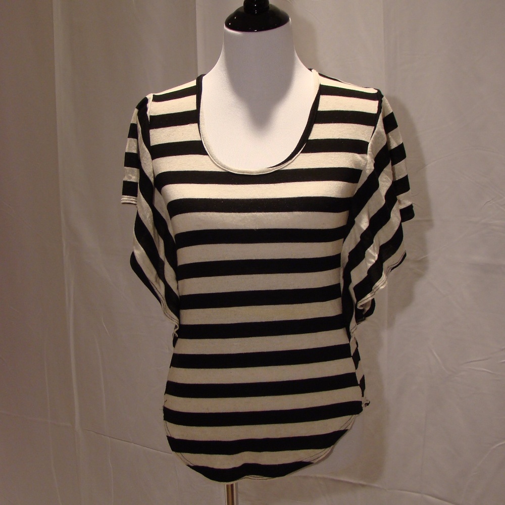 Flutter Sleeve Top!