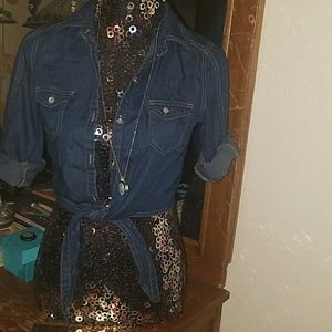 Dark crop navy button up with tie. Super Cute