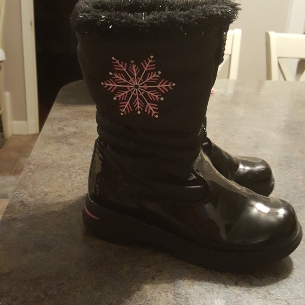 Girls Totes Snow Boots