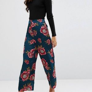 New: Satin Culotte In Floral!