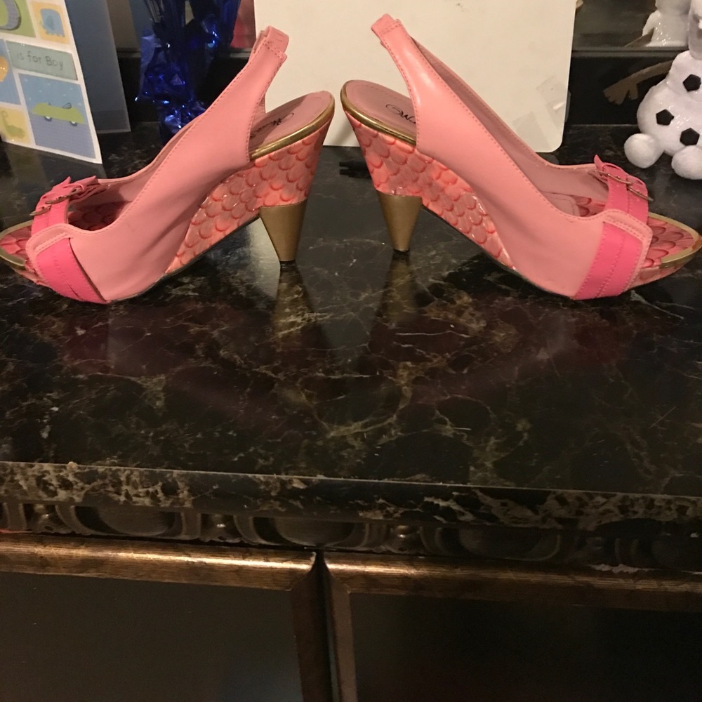 Unique pink wedge sandal