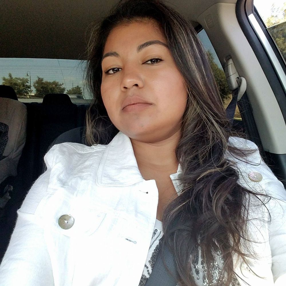 Meet your Posher, Estela