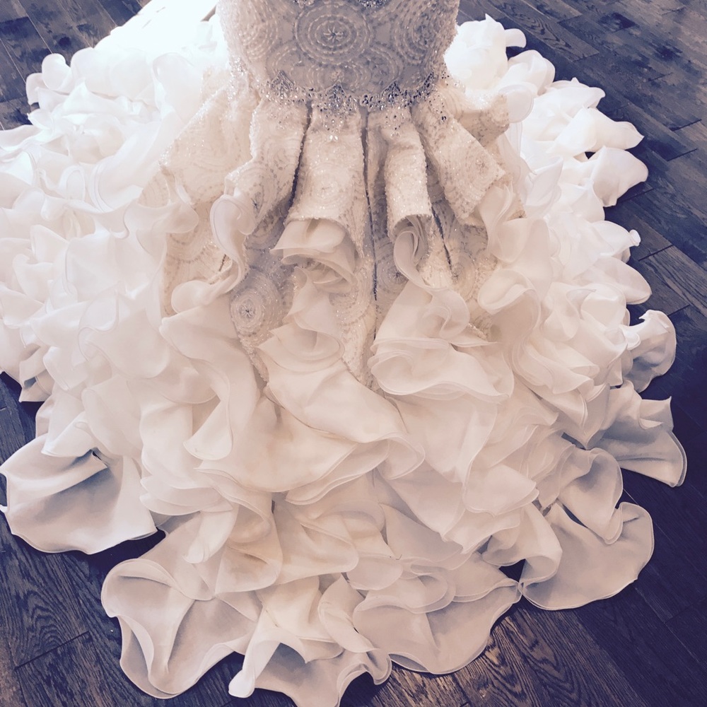 Wedding dress - Picture 7 of 8