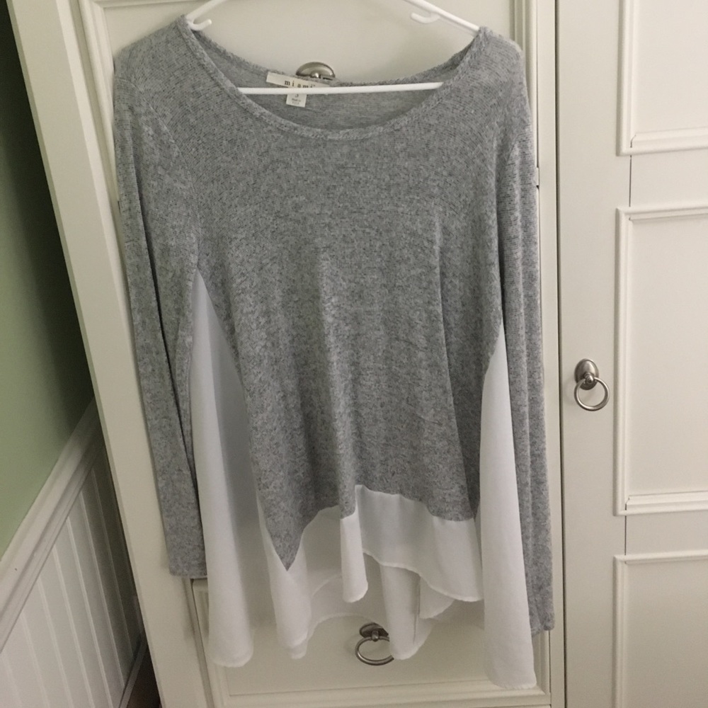 Long sleeve gray and white shirt
