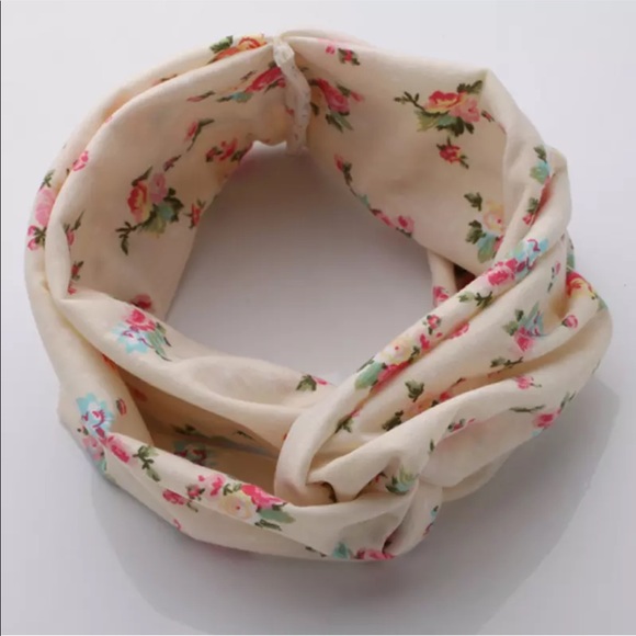 White Flower Headband - Picture 2 of 2