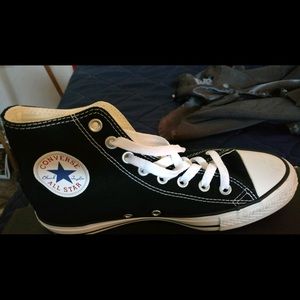 BRAND NEW Hightop Converse