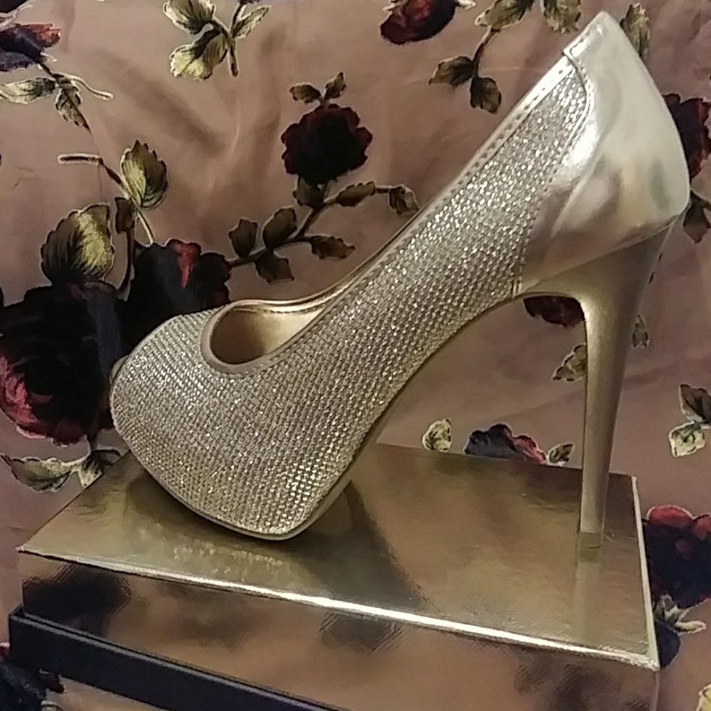 ****SOLD*****Gold-Rose Gold Heels