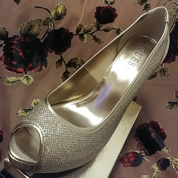 ****SOLD*****Gold-Rose Gold Heels - Picture 2 of 5