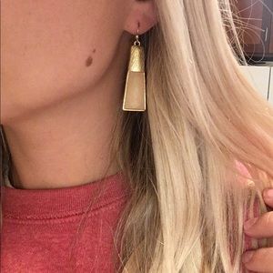 Nude drop earrings
