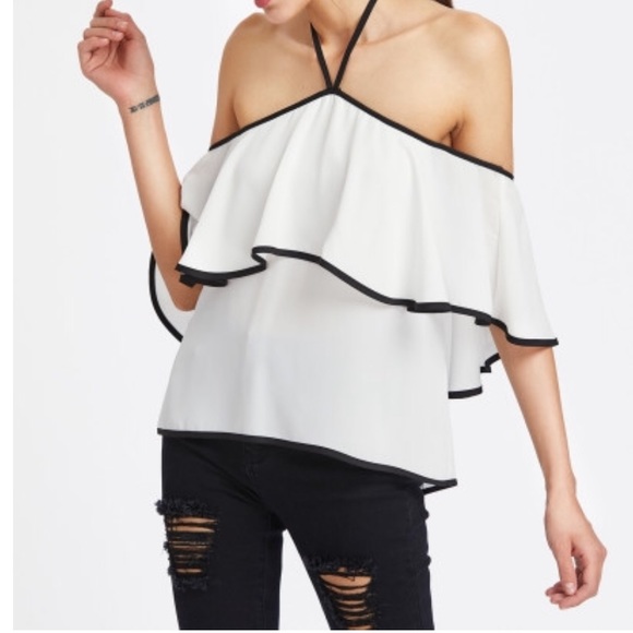 🎉FINAL SALE🎉⚪️Flounce Halter Top⚪️ - Picture 3 of 3