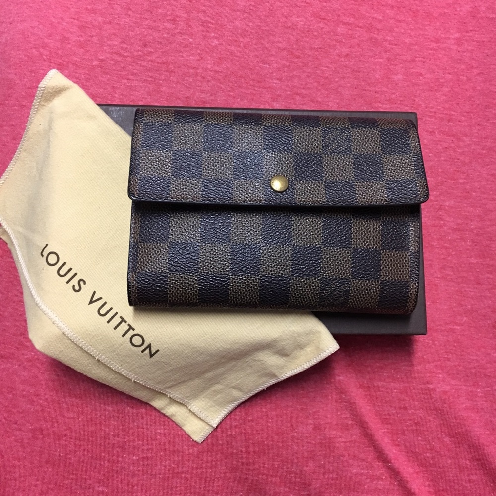 Authentic Louis Vuitton Medium Trifold Wallet