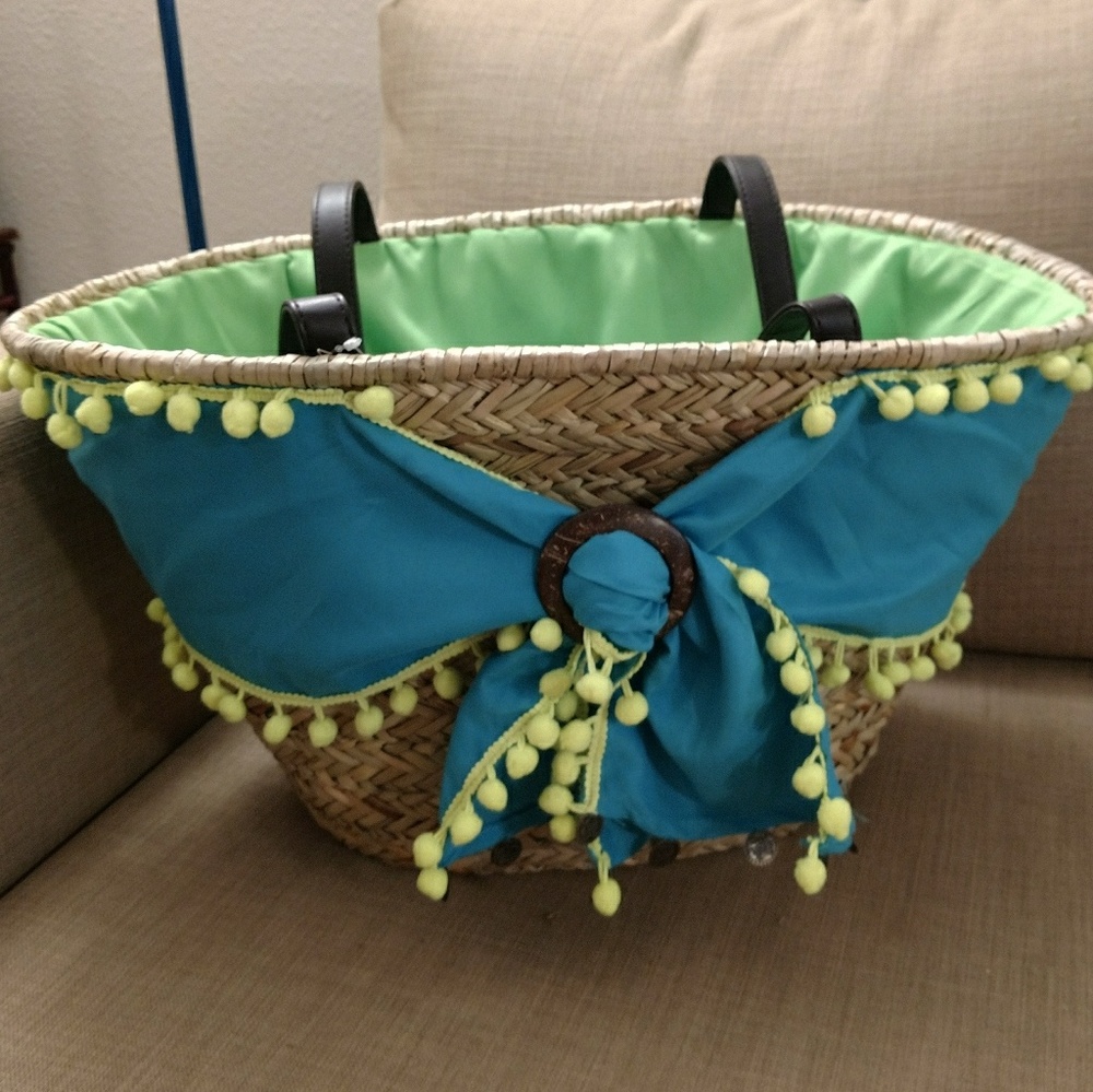 Gorgeous New Straw bag