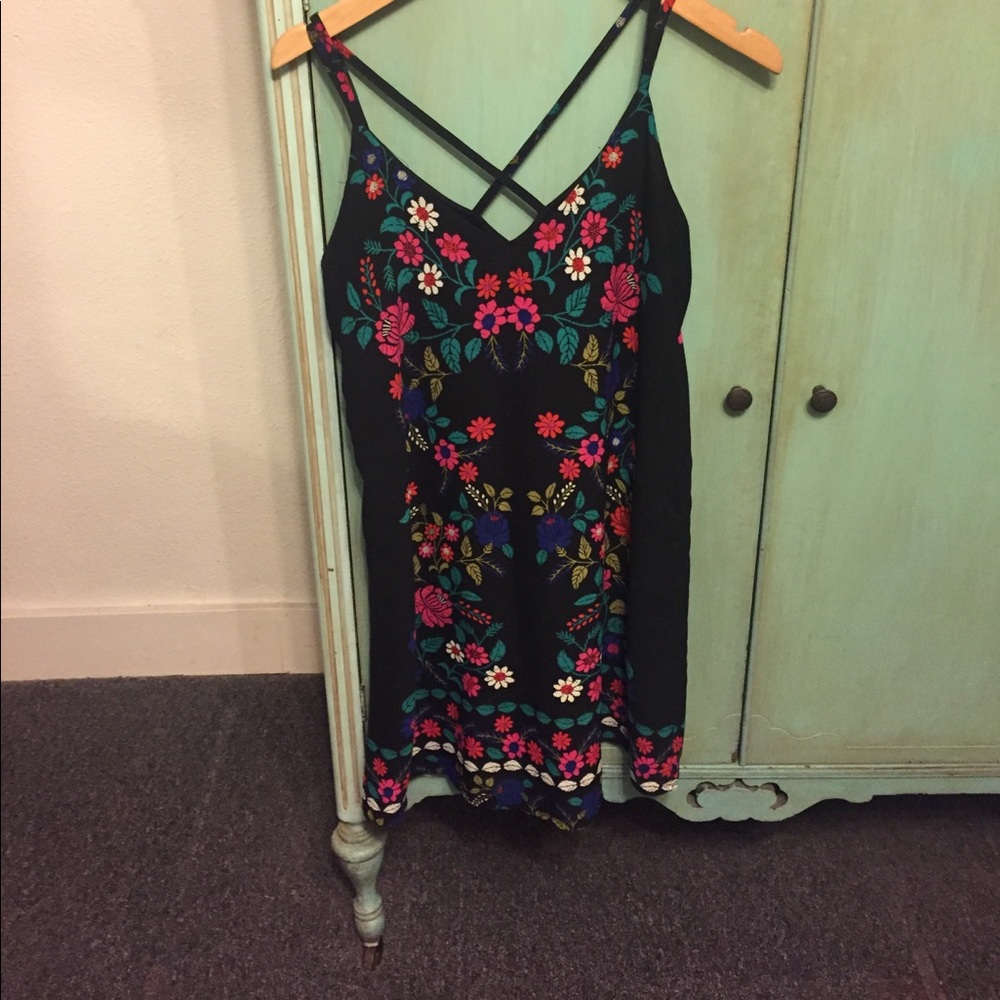 Cute floral dress - Picture 1 of 3