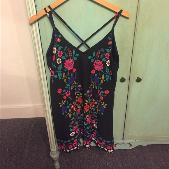 Cute floral dress - Picture 2 of 3