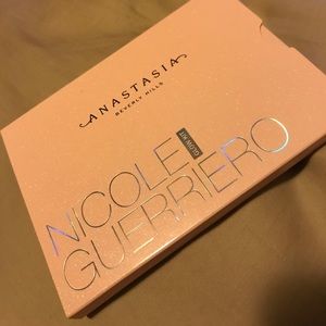 *SPECIAL TODAY ONLY* ABH Nicole Glow Kit