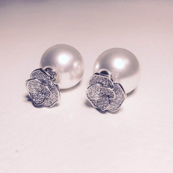Double-sided Earings CZ Flower and Imitation Pearl - Picture 3 of 5