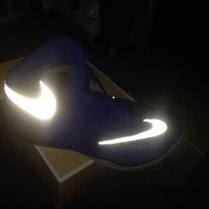 NIKE PRIME HYPE DF ll    size 10.5.   Like New