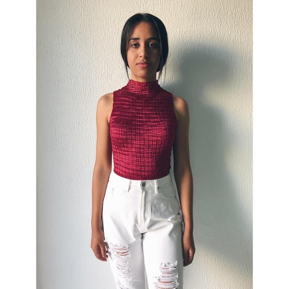 Vintage mock neck sleeveless top