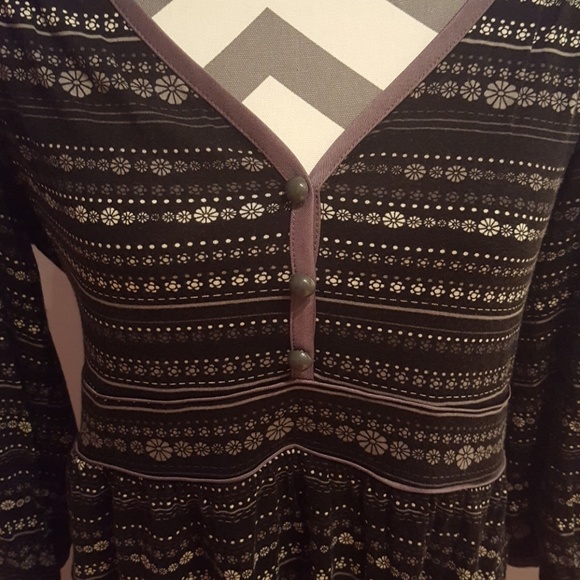 Modern Shirt - Picture 2 of 2