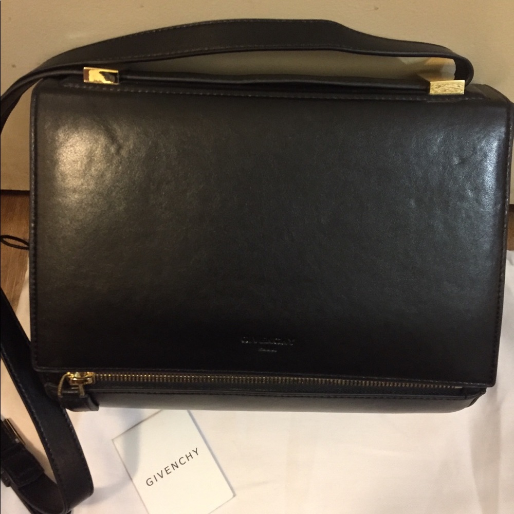 ❌SOLD❌ Givenchy Pandora Box Medium