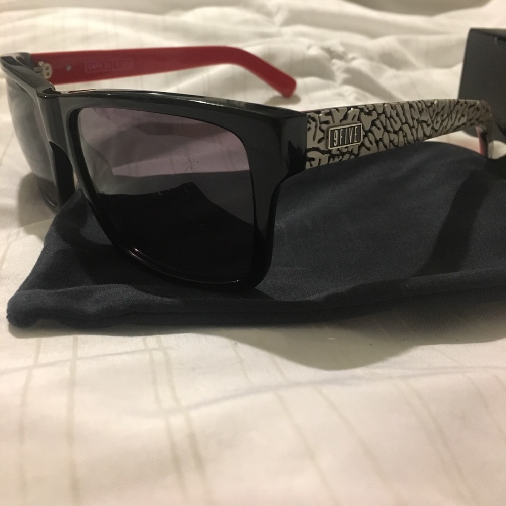 9FIVE SUNGLASSES