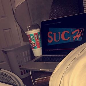 Meet your Posher, Ella