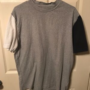 URBAN OUTFITTERS dual colored tee URBAN OUTFITTERS dual colored tee