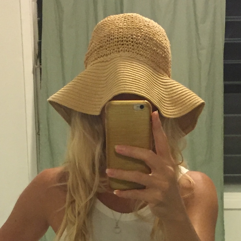 Straw sun hat