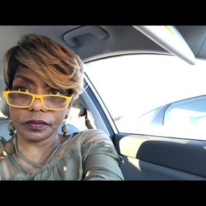 Meet your Posher, Joyce