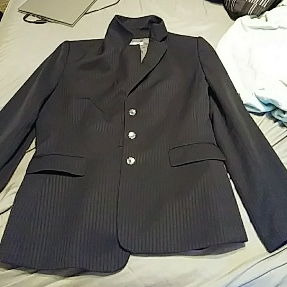 Tahari Arthur s. Levine navy blazer with pinstripe