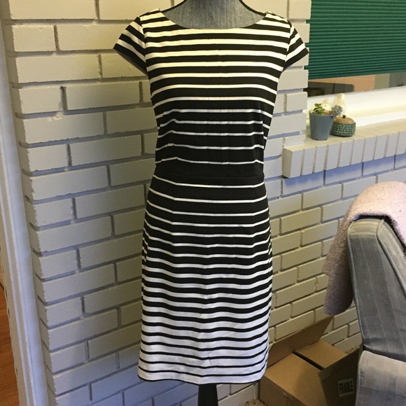 LOFT Short Sleeve Dress - Picture 1 of 3