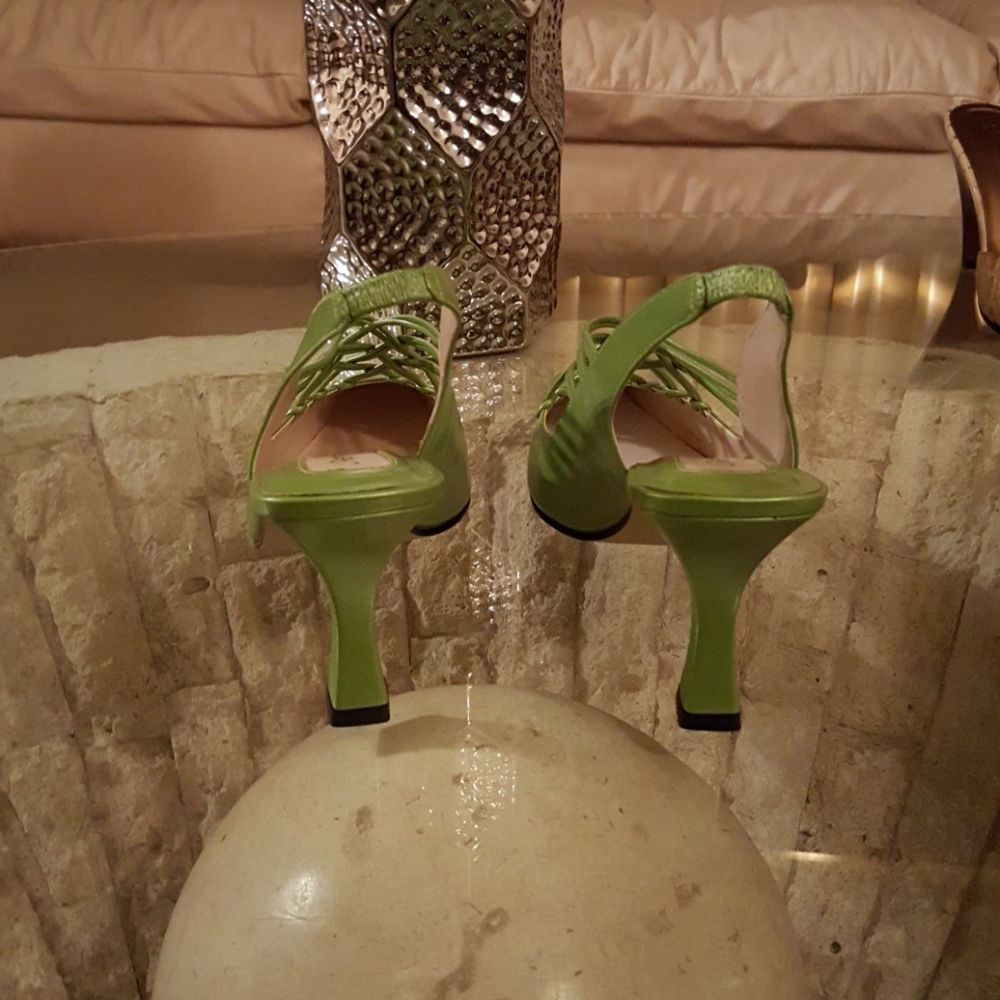 Shoes - Picture 4 of 4