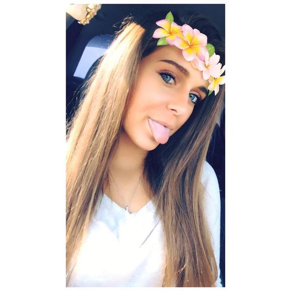 Meet your Posher, Mercedes - Picture 1 of 1