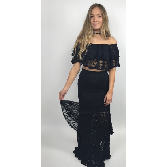 1 left! Lace Ruffle Bandeau - Picture 5 of 6